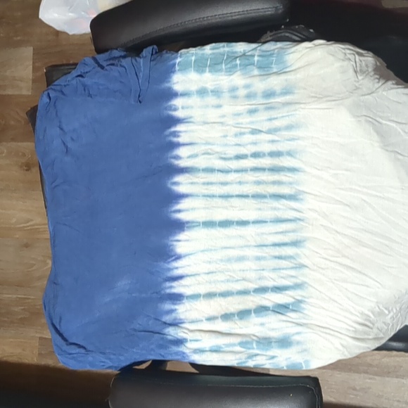 wallflower tie-dye blue and white 1X t-shirt - Picture 2 of 2